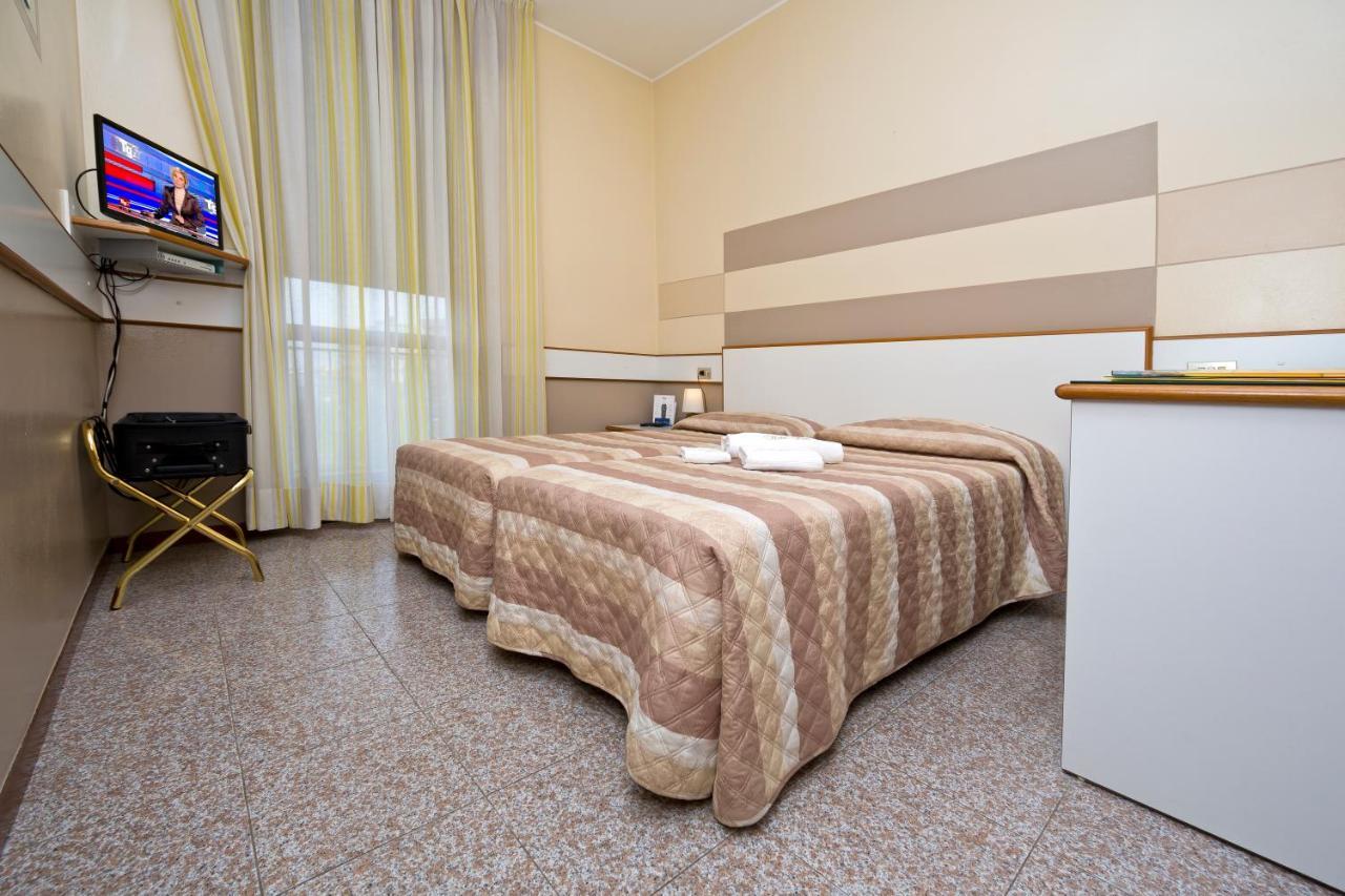 Hotel Faro Montichiari Luaran gambar